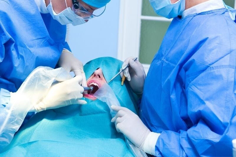 Các thủ thuật bổ sung trong quá trình trồng răng Implant